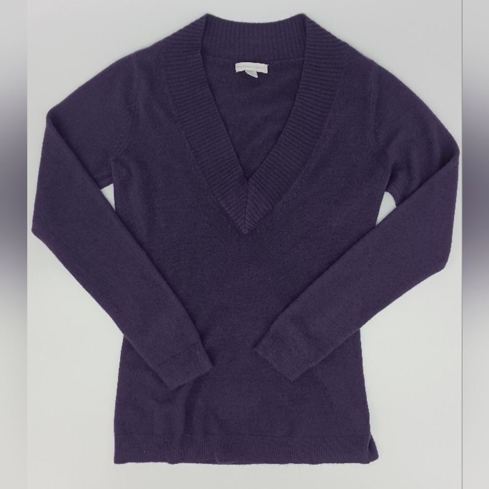 New York & Company V-Neck Sweater (Size Small)